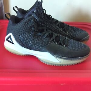 PEAK size 13 black and white men's basketball shoe